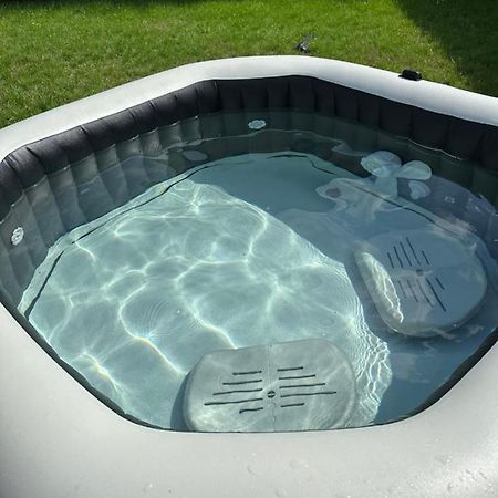 Traumhafte Haushaelfte Mit Kamin, Garten & Whirlpool Apartman Berlin Kültér fotó