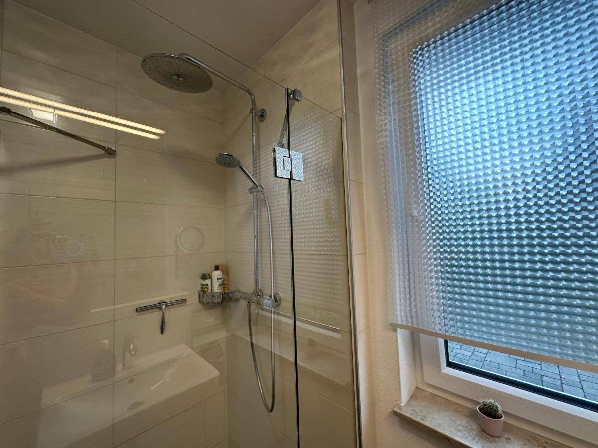 Traumhafte Haushaelfte Mit Kamin, Garten & Whirlpool Apartman Berlin Kültér fotó
