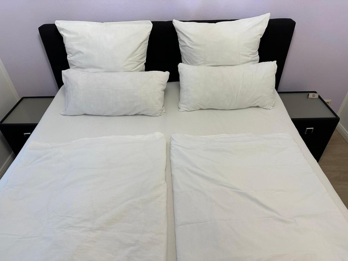 Traumhafte Haushaelfte Mit Kamin, Garten & Whirlpool Apartman Berlin Kültér fotó